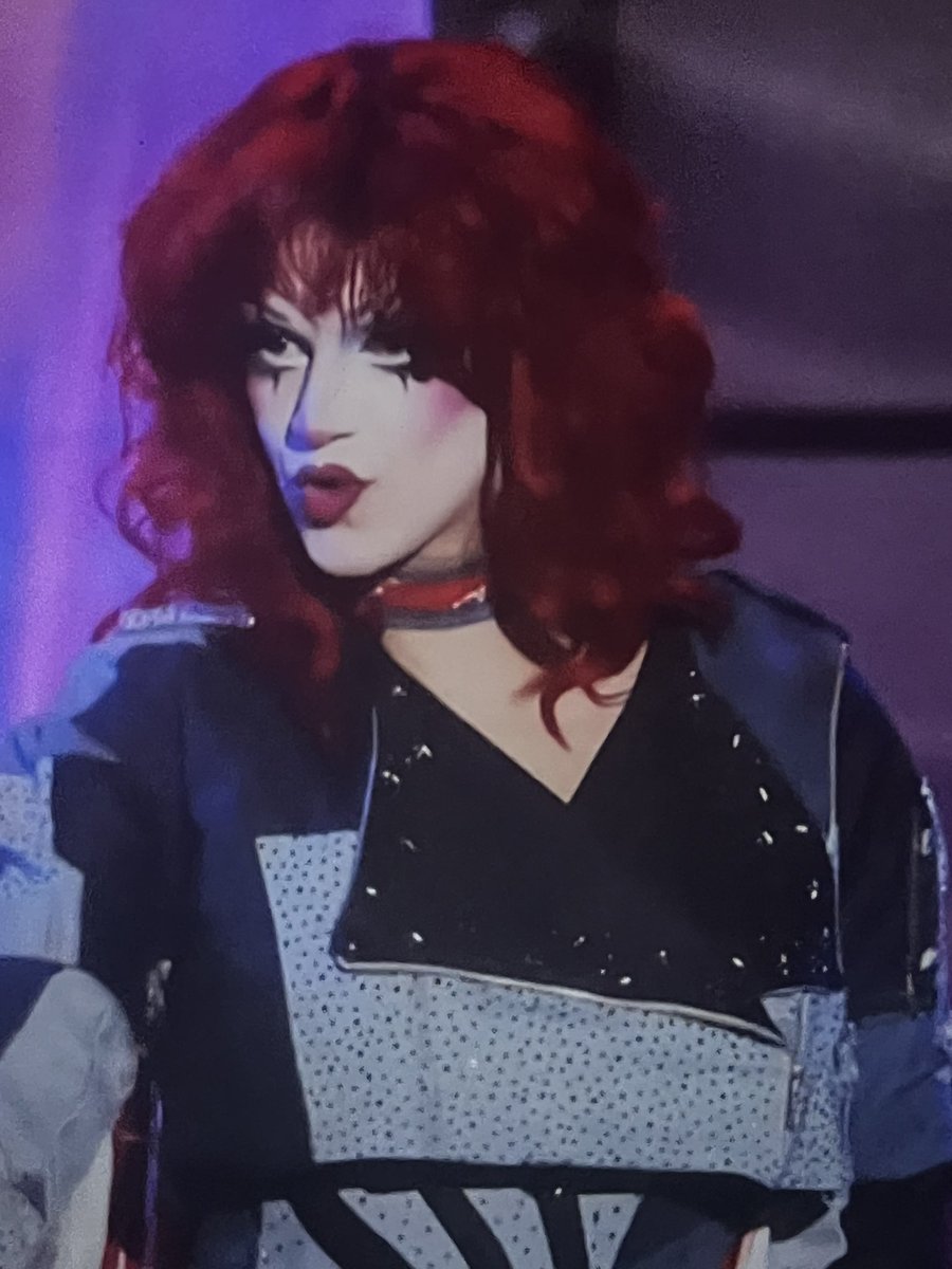 stardustsang's tweet photo. “the lesbos are gonna live for this honey” - jewels sparkles https://t.co/RbpxdHV897