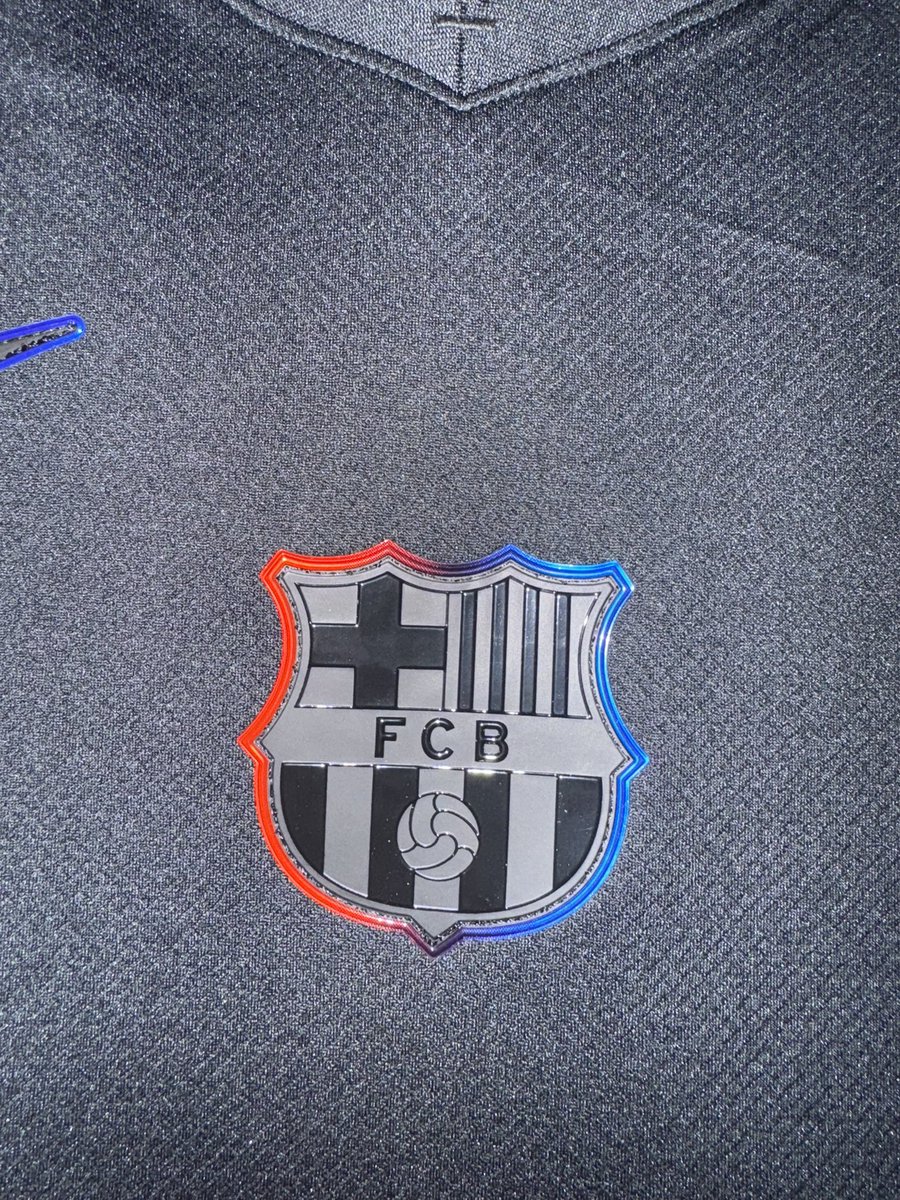 NiaBcaM's tweet photo. This tops off one of my favourite weeks for deliveries in a long time! Been after this Barca shirt since the start of the season and I’m so happy to have it now! https://t.co/j4BIZnlyKU