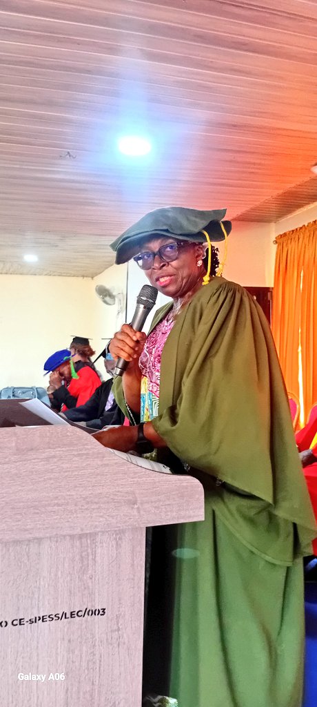 FCespess's tweet photo. Matriculating Students of FUTO CE-sPESS Make Their Vows in 43rd Matriculation Ceremony, as the VC administers Oath of Allegiance. Date: 11/04/2025
It was a decentralized Matriculation, hence every School took responsibility of their freshers whereby each Dean stood in for the VC. https://t.co/eefgcnuug5