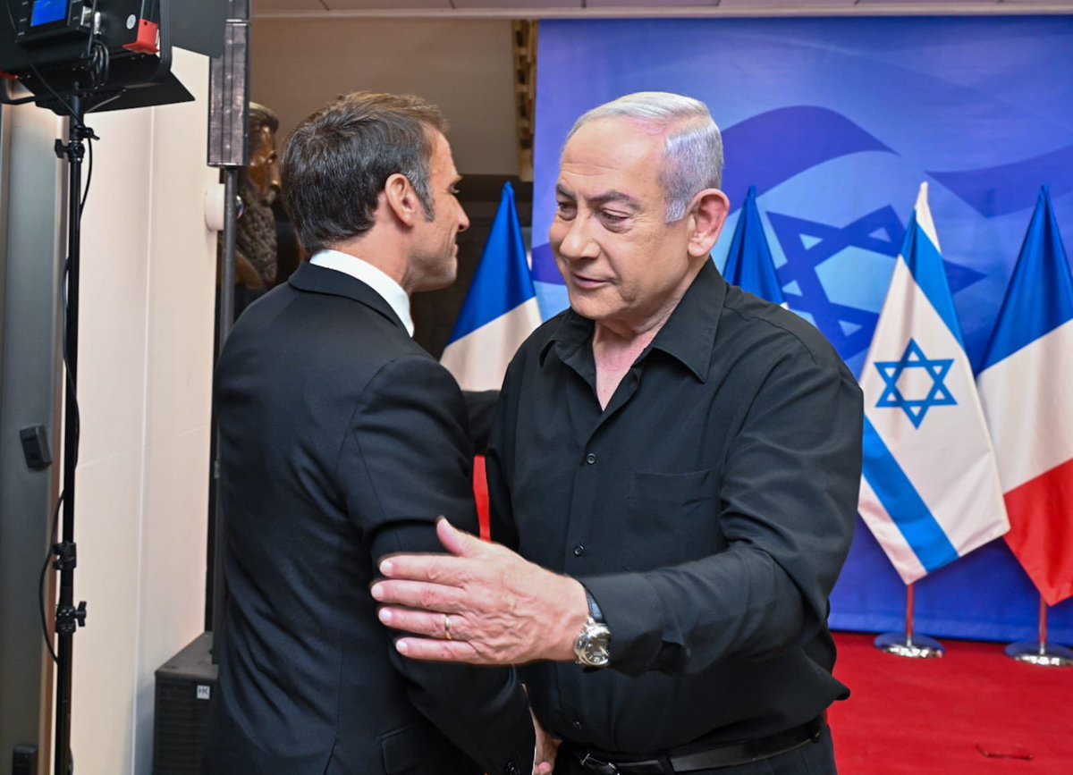 FocusMedia_Fr's tweet photo. 🇫🇷🇮🇱 ✈️ FLASH | « Une autorisation de traverser l'espace aérien français a bien été accordée à l'avion de Benjamin Netanyahu. Son avion a contourné l'Irlande, l'Islande, et les Pays-Bas, mais pas la France. » affirme une source diplomatique à RMC https://t.co/htJ8fzOzl8