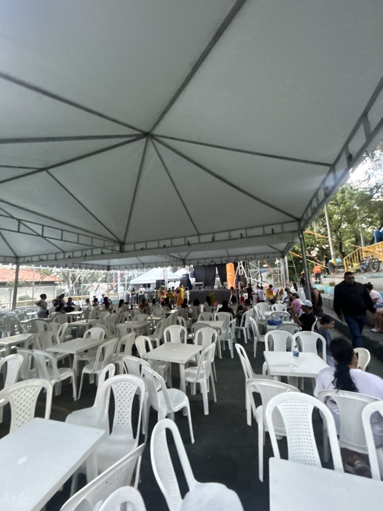 MateoLopezC6's tweet photo. En los festivales de pp de mi amada comuna 6, la cultura se perdió, se está perdiendo la plata de presupuesto participativo en la administración de la @AlcaldiadeMed de @FicoGutierrez, lastima se perdió la cultura en la comuna 6.
@antamanece @elkinlavoe @minuto30com https://t.co/ZA0LSeBBfs