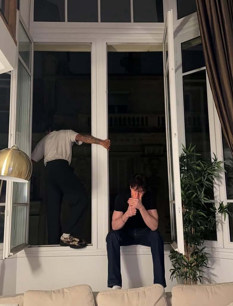 ︎

⠀︎ ︎

                  After yesterday's party. 🃏

︎ ︎

⠀︎