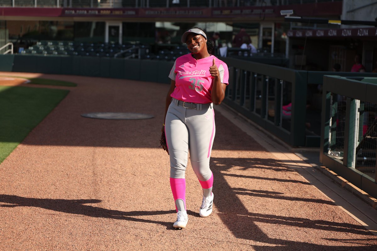 AggieSoftball's tweet photo. Smiles out for the series opener ☺️💜
#GigEm | #BTHOCancer https://t.co/Z2ljkiR4L1