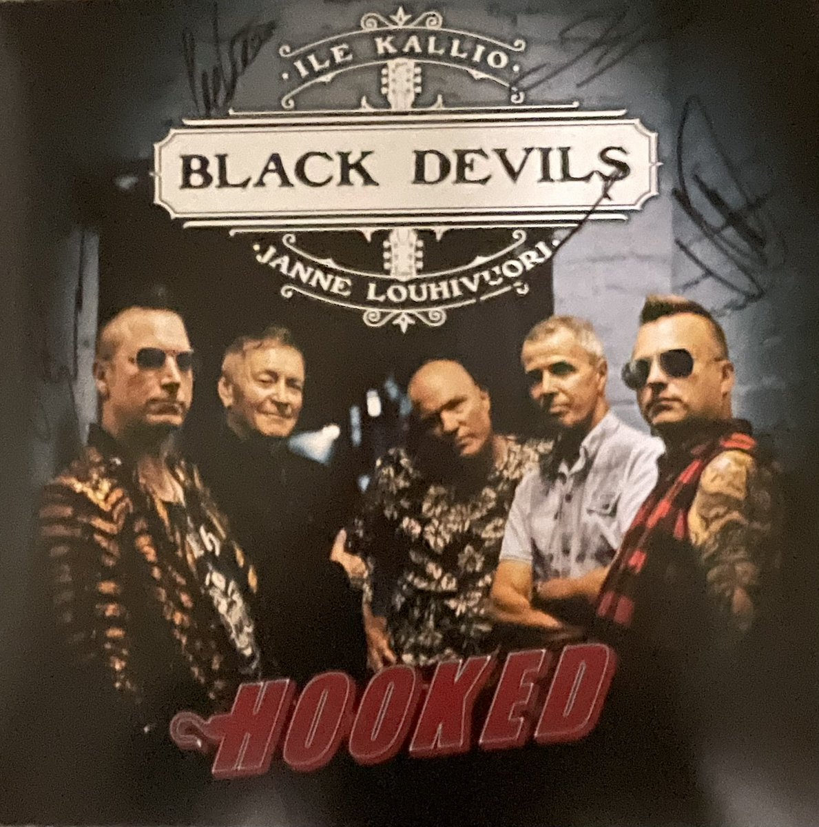 KimmoJNieminen1's tweet image. Legendat lavalla ja rock-legendojen nimmarit. 😎#Hurriganes