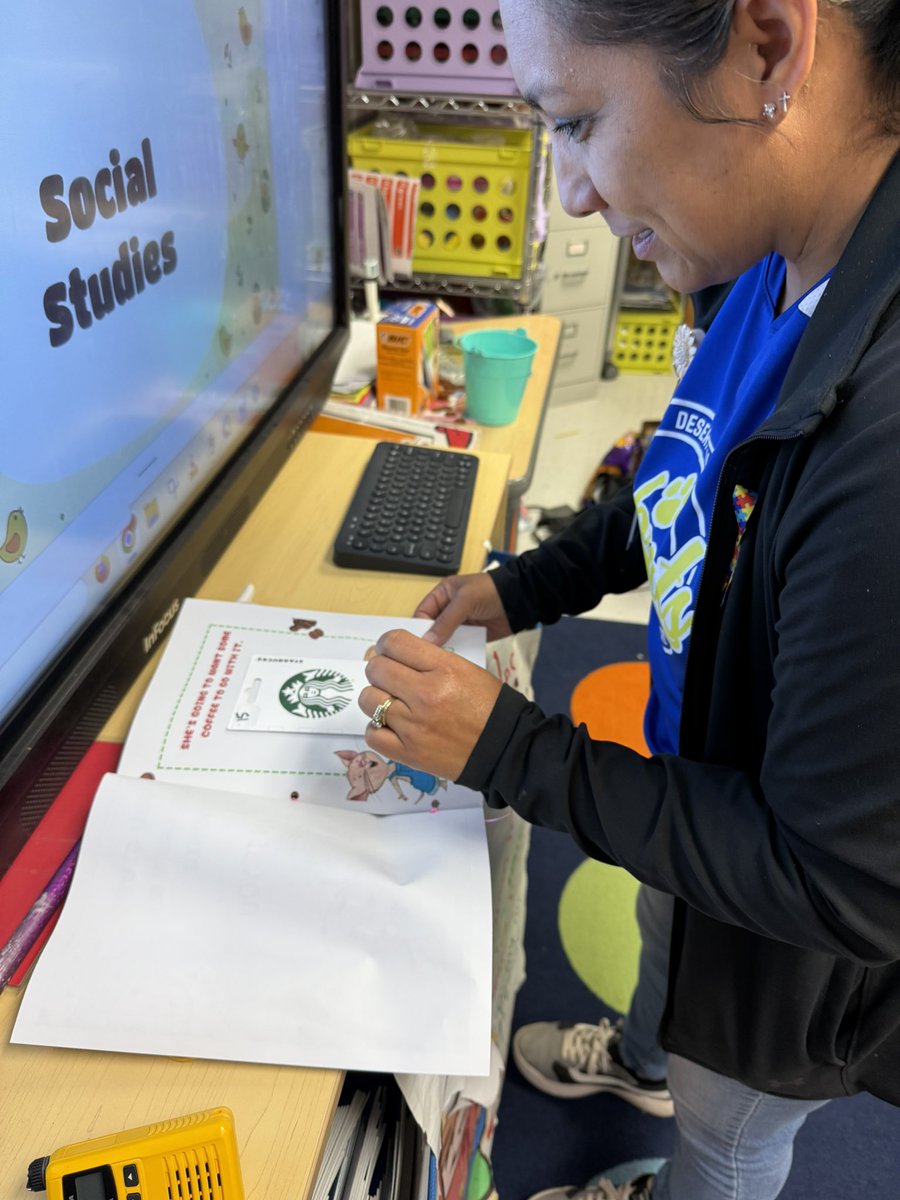 MsRodriguez_10's tweet photo. If you give Mrs. Lane a cookie 🍪 

Happy Assistant Principal Week Ms. Lane—your passion shines in everything you do! Thank you for always supporting teachers and leading with heart. We’re so blessed to have you! #AssistantPrincipalWeek #DHEBobcats https://t.co/RBINmbpRvG