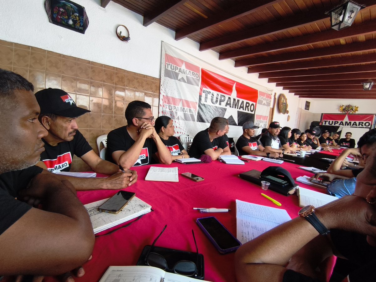 centralmrt's tweet photo. 🔴⚫️Al Momento desde nuestra casa madre"La Yaya" se lleva a cabo extraordinaria reunión de la Dirección Nacional Ampliada
"Seguimos en batalla, dispuestos a mantenernos firmes en defensa de nuestra Revolución Bolivariana”
#TodoElPartidoUnaEscuela 
@nicolasmaduro 
@benavideswmrt https://t.co/mXJvX5ojMy
