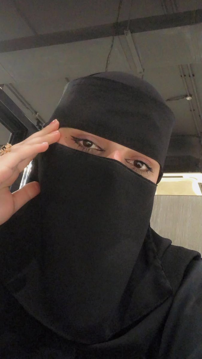 تعجبني.. الارواح الراقية..
التي تحترم ذاتها… وتحترم الغير..
عندما تتحدث…تتحدث بعمق
وتطلب بأدب…وتمزح بذووق
  وتعتذر بصدق..
هذا فن الاسلوب في التعبير..
 فڪلما أرتقي أسلوبڪ… 
  أرتقت مڪانتڪ ..♥️
#صباح_الأشياء_المُشرقة #صباح_الخير_والسعاده_للجميع