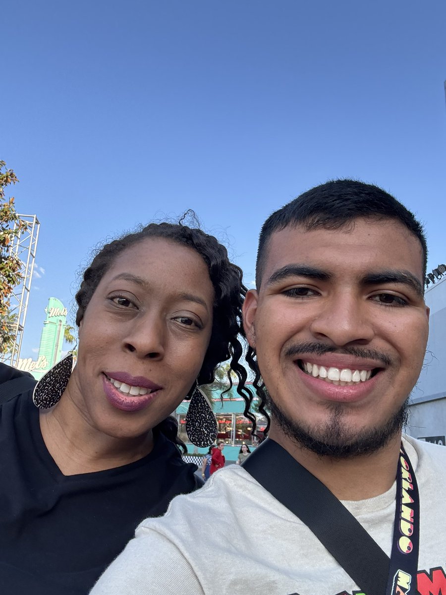 TrevinoJes69713's tweet image. #GradBash