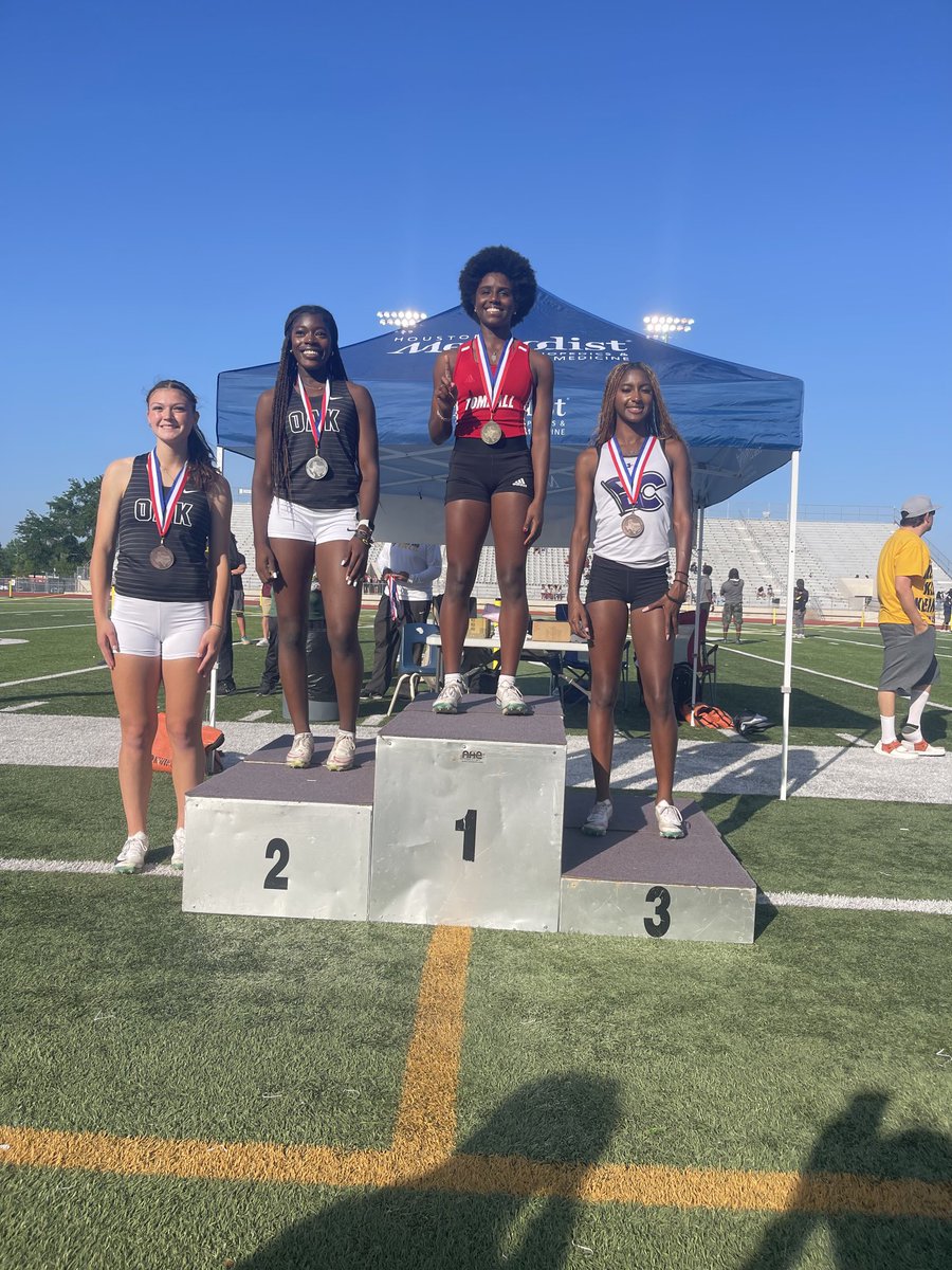 The 🚨 goes off again for this young lady! Grabbing the 🥉 she hurdled her way into the Regional meet!! #ReignCain ⁦<a href="/KleinCain/">Klein Cain HS</a>⁩ ⁦<a href="/KCAINATHLETICS/">Klein Cain Athletics</a>⁩