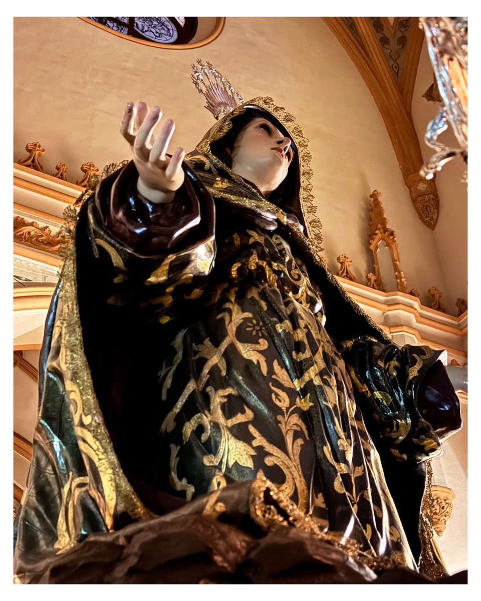 CMcarmenD's tweet image. 🔚🎶Aún con nuestras #Almas en calle #Trinidad, agradecemos a nuestra querida @TrasladoSoledad el hacernos partícipes de uno de los momentos más #Bellos y #Emocionantes de la #CuaresmaMalagueña.

🤗¡Siempre a vuestro servicio, y al de #Ellos, queridos hermanos/as!

#CofradiasMLG