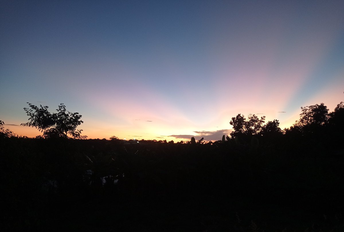 LeoRabelo's tweet photo. A beleza indiscutível do pôr do sol, a energia que nos move https://t.co/71hkFezHI2