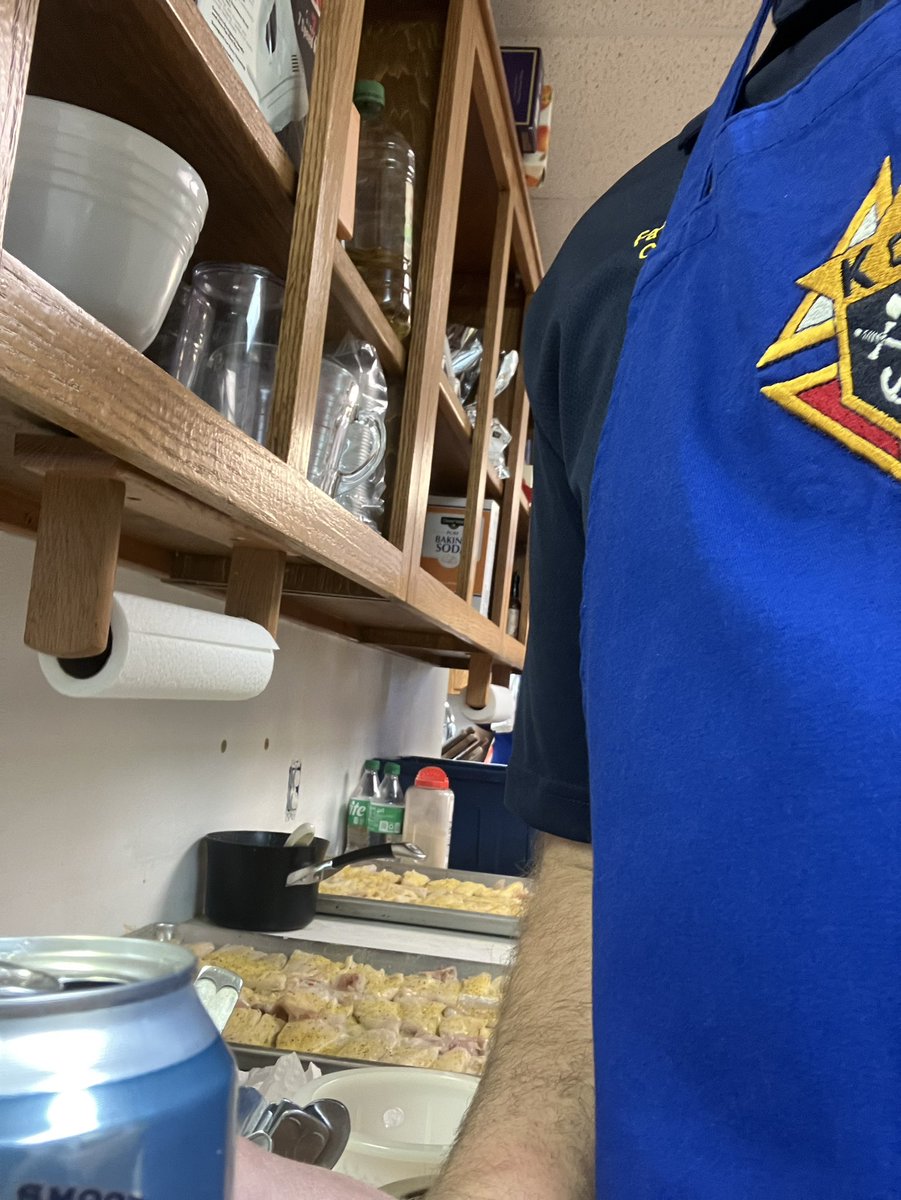 MarkNel1026's tweet image. Name a more classic trio I dare you #KofC #FridayFishFry #ColdBeer