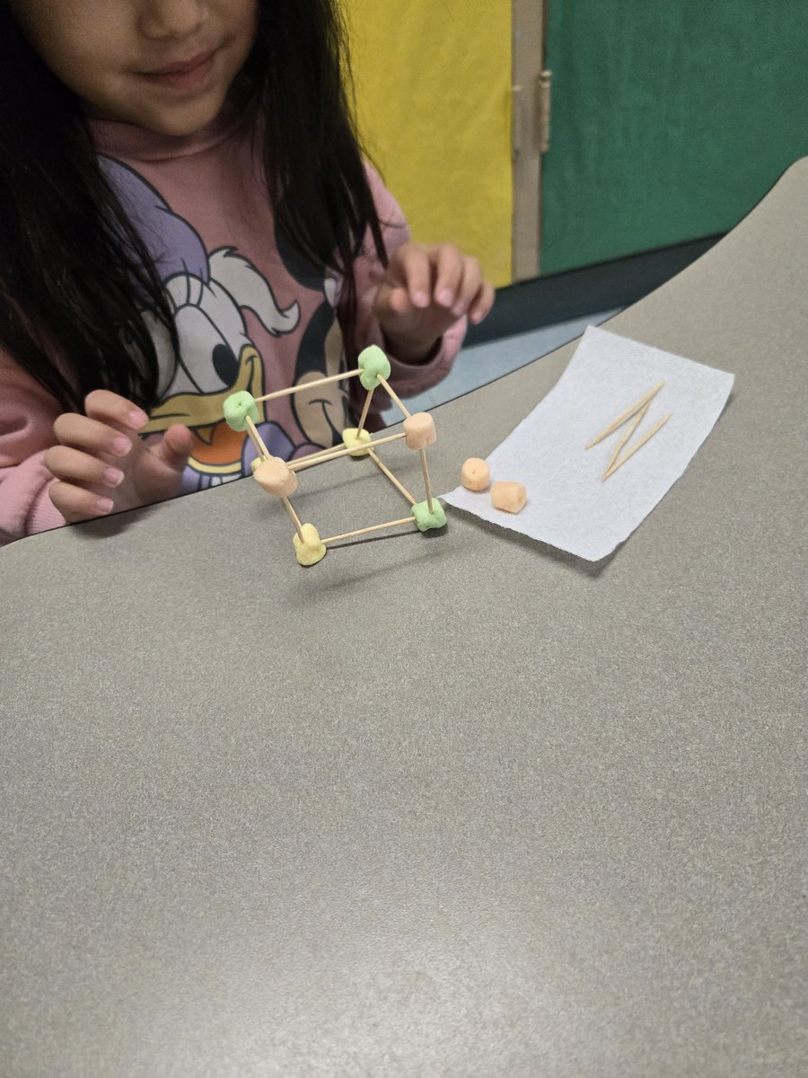 Puenteg1's tweet photo. This week we had fun creating 2D &amp; 3D shapes.  We ❤️ Math 
#FisherES @prekpasadena https://t.co/nSpYcmwUhP