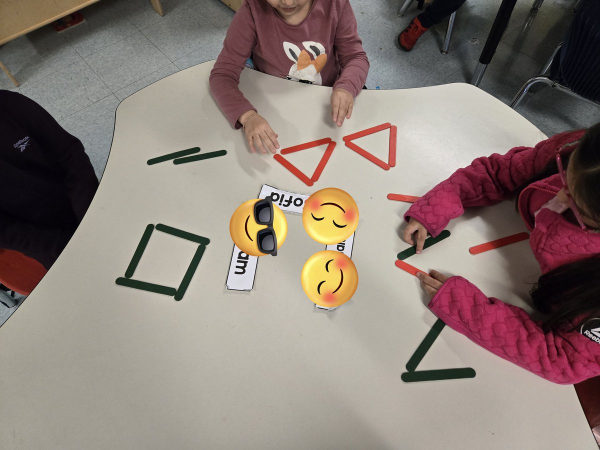 Puenteg1's tweet photo. This week we had fun creating 2D &amp; 3D shapes.  We ❤️ Math 
#FisherES @prekpasadena https://t.co/nSpYcmwUhP