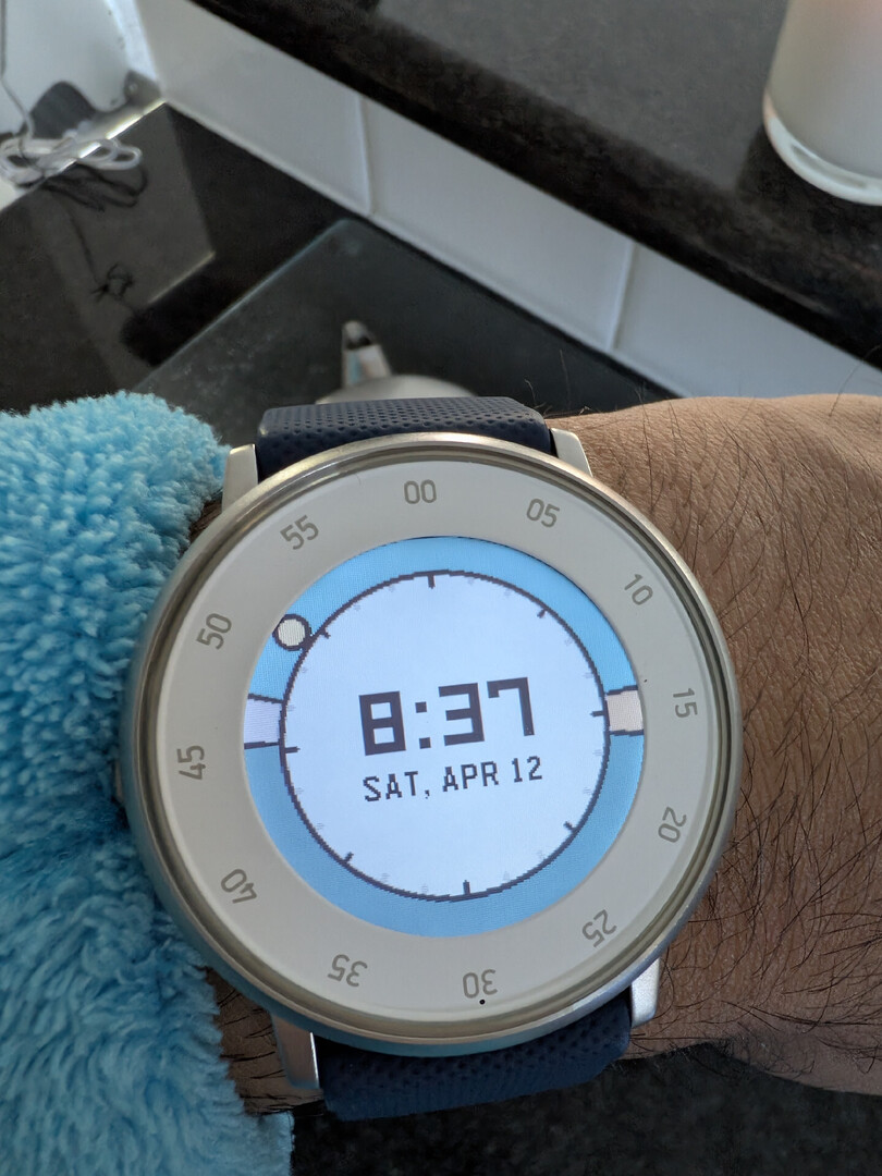 MereCivilian's tweet photo. Playful look today 

#pebble #watch https://t.co/PGiPqQfuYK