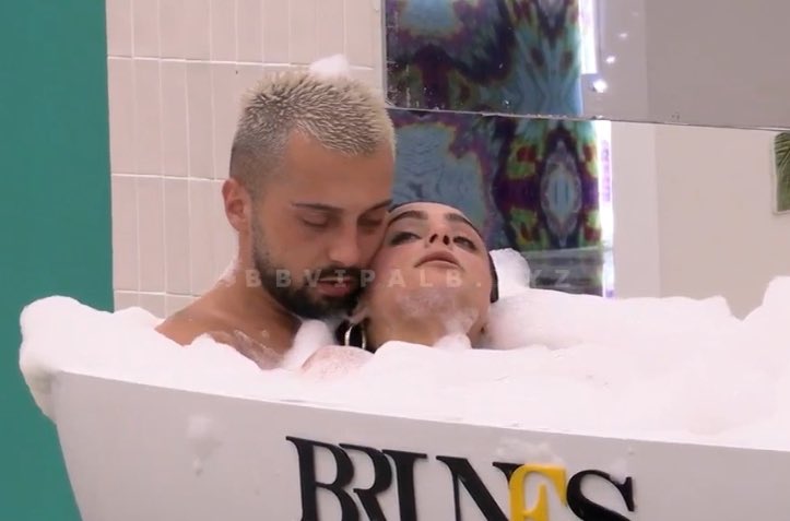 dallimi midis Eglit dhe Suades eshte qe Suada e pranon te verteten e saj kurse Egli jo. 
kjo na e ka shpif qenien femer🤢#bbvipal4