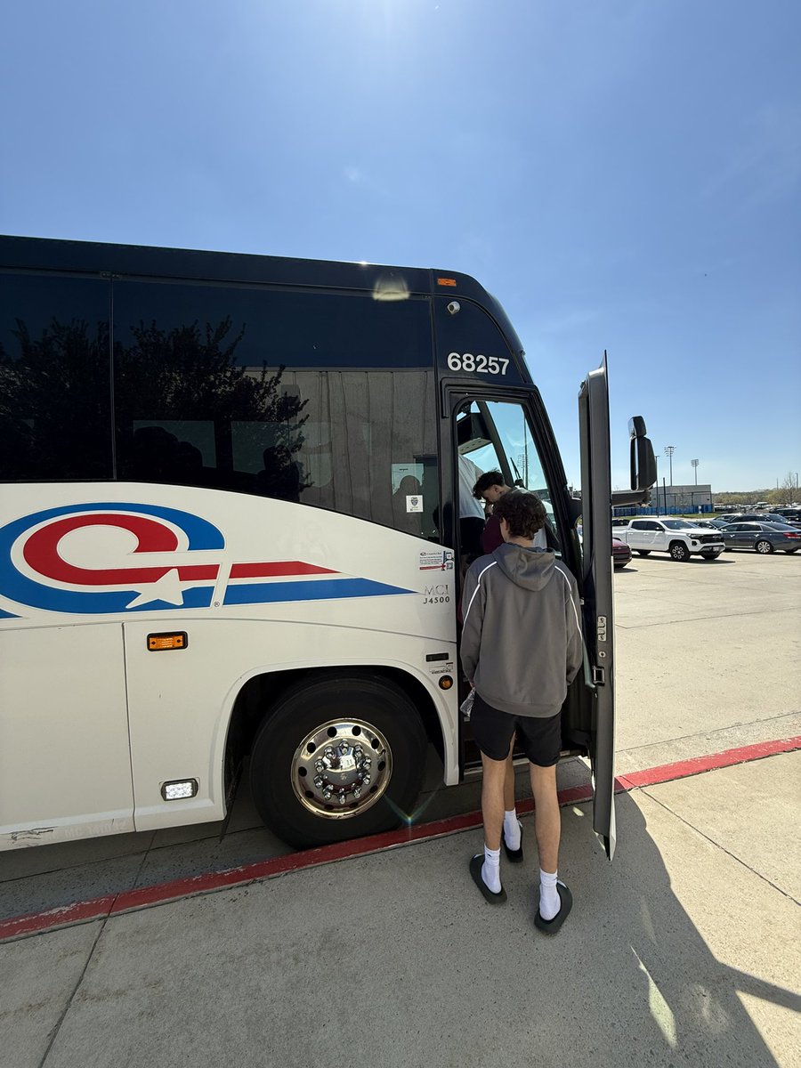 foundationthejd's tweet photo. Day 2 in Kansas City for @3StripesGOLD ❗️@davisbroselite https://t.co/aPapsxo9E2