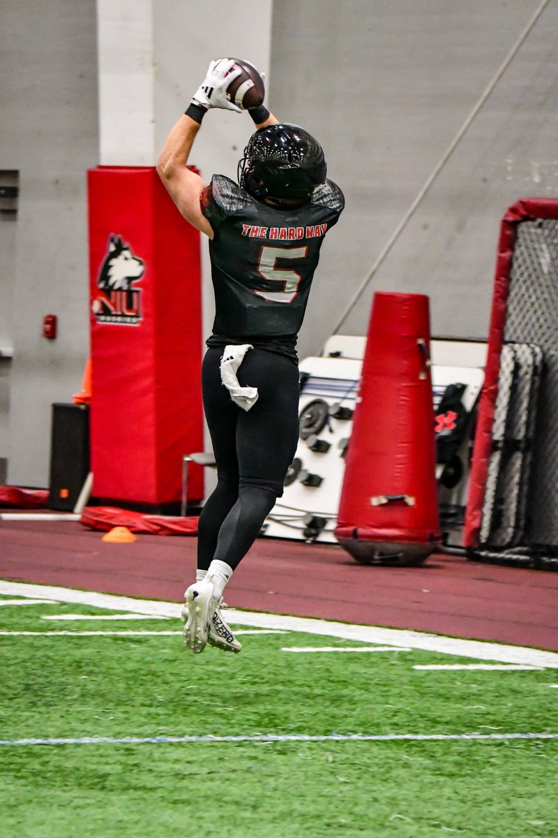 CoachDJBland's tweet image. This week’s #FreshFriday winner is @justinlynch001 ‼️

The Chicago Native can Run, Catch, and Pass‼️ AKA #MrDoItAll

#SOAR / #TheHardWay