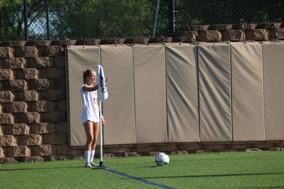 austinjdunson's tweet photo. Lady Tigers absolutely dominating. Junior Ashtyn Magnuson and sophomore Molly Marino set up a corner kick that gives sophomore Lainey Hermansen a header into the goal. #UILState https://t.co/1lTulw3vHi
