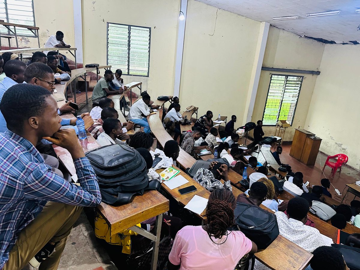 Retour en images de ce qu'a été notre conférence sur l'impact de l'intelligence artificielle dans le domaine des Sciences Pharmaceutiques 
<a href="/SEP_DRC/">ANEP-RDC 🇨🇩</a> 
<a href="/OMSRDCONGO/">OMS RDC</a> 
<a href="/OMS_Afrique/">OMS Afrique</a>