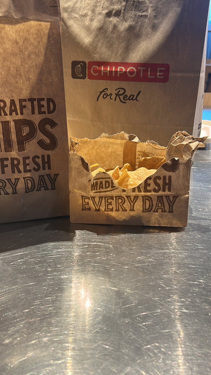 DadbeardWV's tweet photo. @ChipotleTweets are you guys for real? Sad. Just take your own chips folks 🤦🏻‍♂️😂🤷🏻‍♂️ https://t.co/Z0thD8nonV