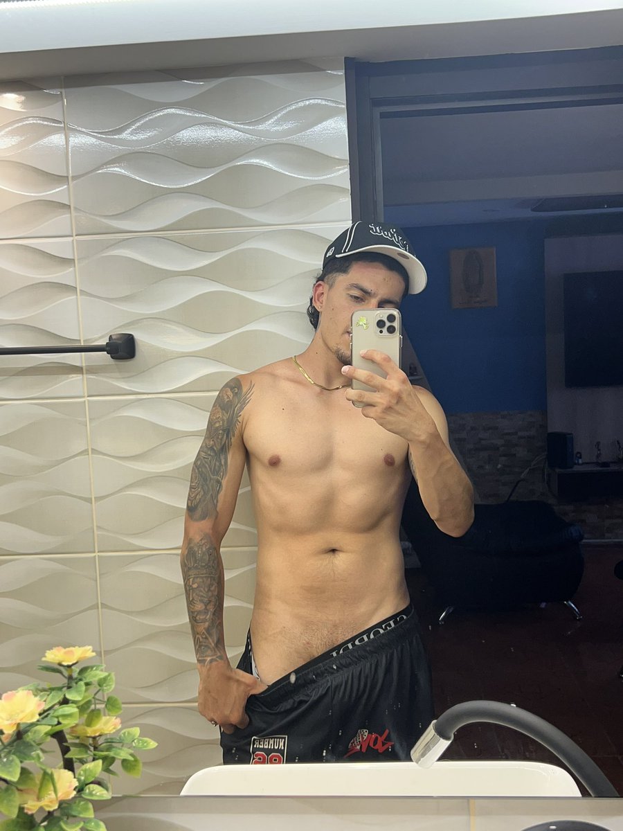JHON_BOLTON01's tweet photo. Only fans 

🔥⬇️😈

https://t.co/LbwH5vEcYO https://t.co/NYt04f4SFo