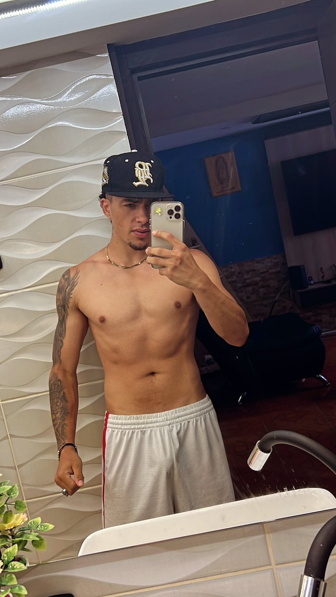 JHON_BOLTON01's tweet photo. Only fans 

🔥⬇️😈

https://t.co/LbwH5vEcYO https://t.co/NYt04f4SFo
