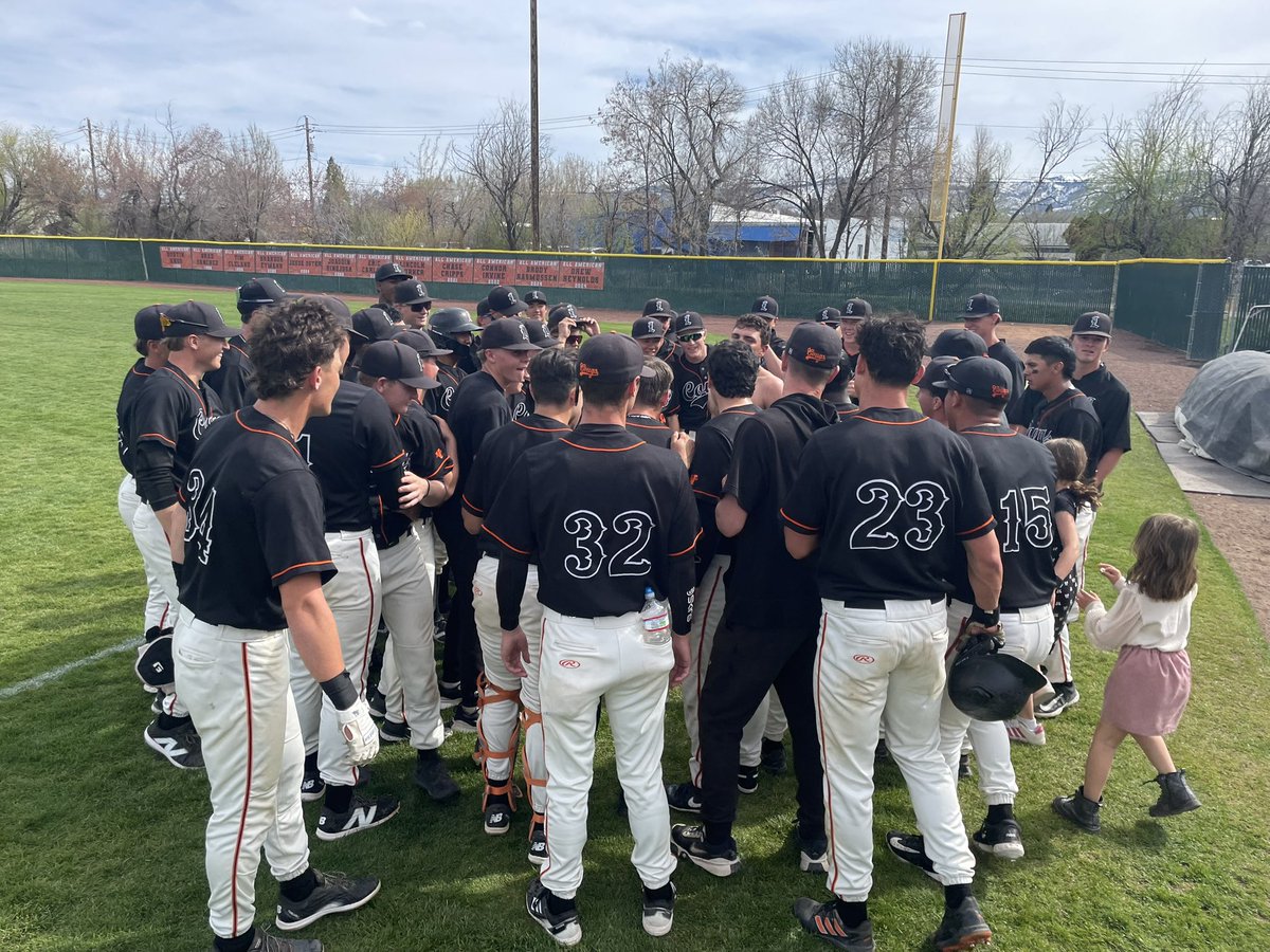 And that’s a walk off win! R-SO Cody Baylor comes up with an rbi single to give the Cougs a 6-5 win at home. Record now stands at 22-10-1 on the season.