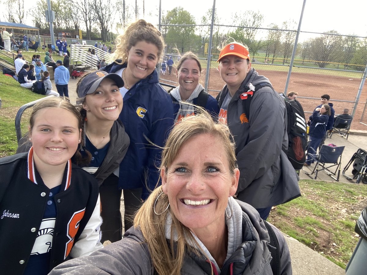 Summit Softball tweet media