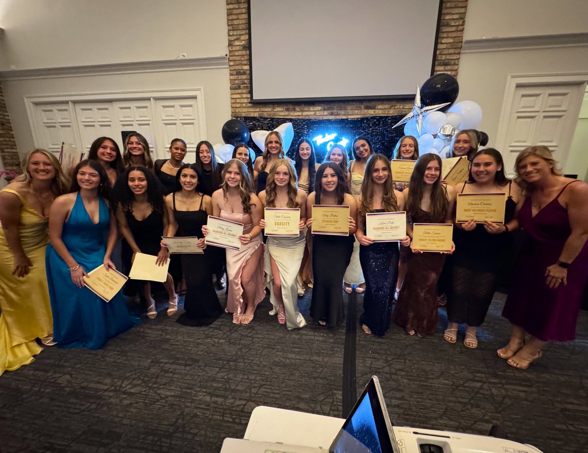 TCHS_WSOCCER's tweet image. And that’s a wrap on our 2025 season!
Seniors we miss you already and wish you the best on all your future endeavors!
🫶
#tcod #talonsup
@TCHS_WAthletics @KISDAthletics