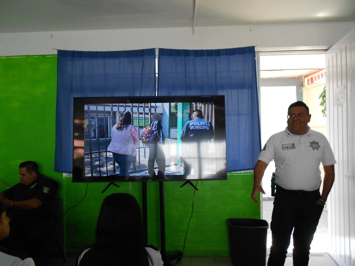 En la Epo. 49, seguimos fortaleciendo con pláticas de "Consecuencias jurídicas para adolescentes"  por parte de la Dirección de la Prevención del Delito.
<a href="/Edomex/">Gobierno del Estado de México</a>
<a href="/SEMSedomex/">SEMS</a>
<a href="/DGEMSedomex/">DGEMS</a>
<a href="/dbg_epoem/">Dirección de Bachillerato General.Estado de México</a>
<a href="/azucenacisneros/">Azucena Cisneros</a> 
<a href="/delfinagomeza/">Delfina Gómez A.</a>