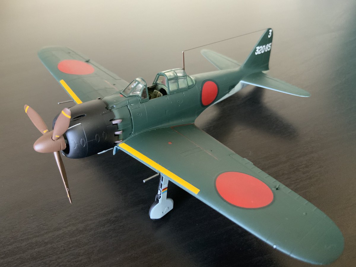 tomopla55's tweet photo. タミヤ 1/72 『零戦』
完成👍
小さいパーツをゴミと一緒に捨ててしまったので
足回りが寂しいです。
ゴミ箱探したけど1ミリサイズの部品が見つかる訳もなく
諦めました。 https://t.co/vekR8ptdGN