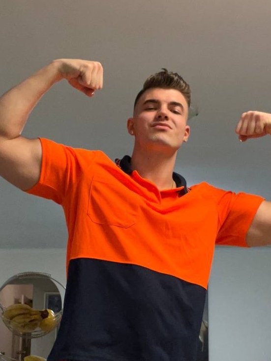 Master-e kolabo tweet media