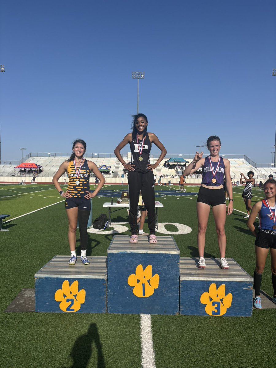 REGIONAL QUALIFIER!! 
Alivia Rivera Norman 
300m Hurdles 43.45