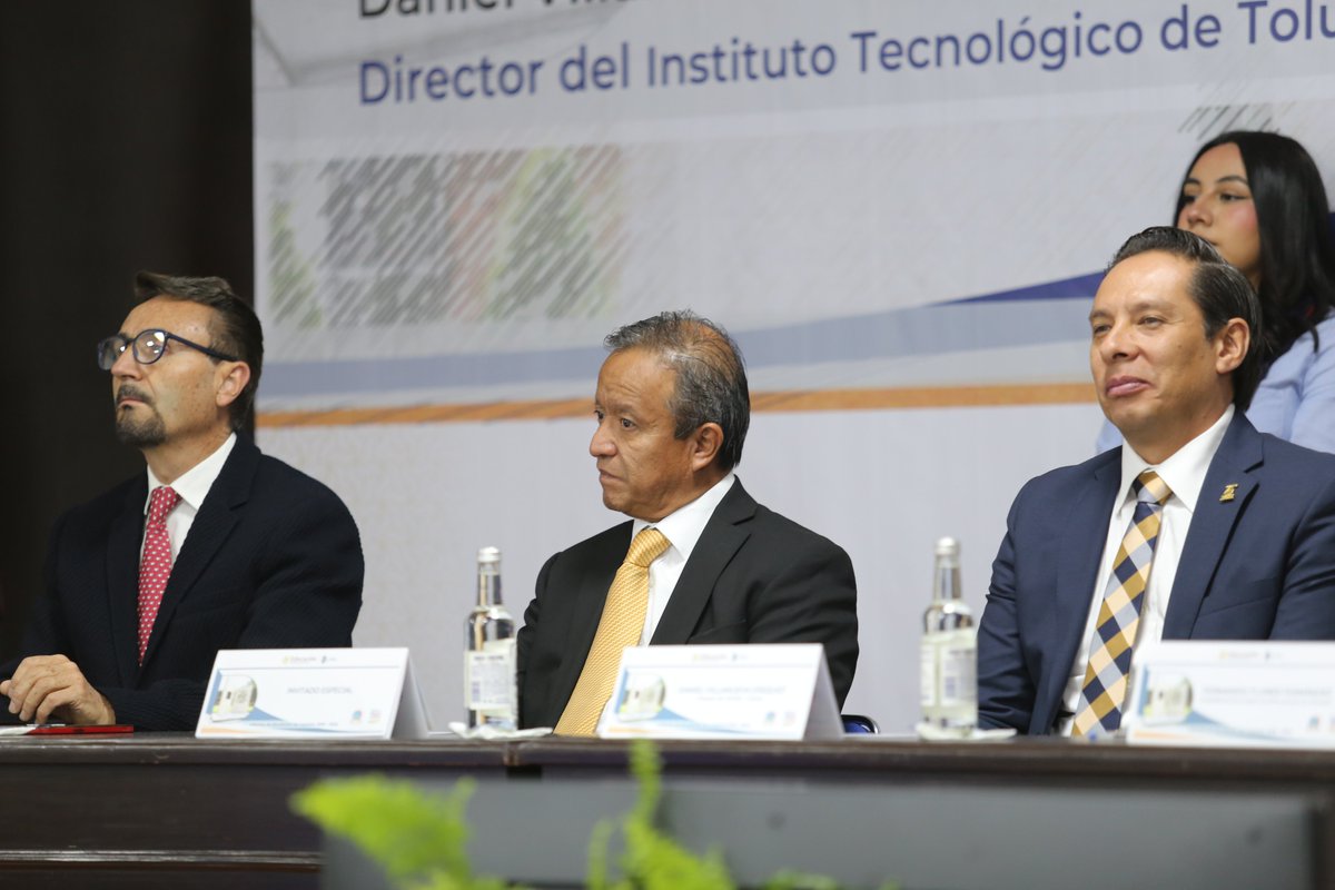 somoscecytem's tweet photo. Esta mañana, nuestro Director General Joel Cruz Canseco asistió a la rendición de cuentas del Director del Instituto Tecnológico de Toluca, Daniel Villanueva Vásquez.
💬 Por una educación con compromiso, transparencia y visión. https://t.co/VD7o7bHIEp