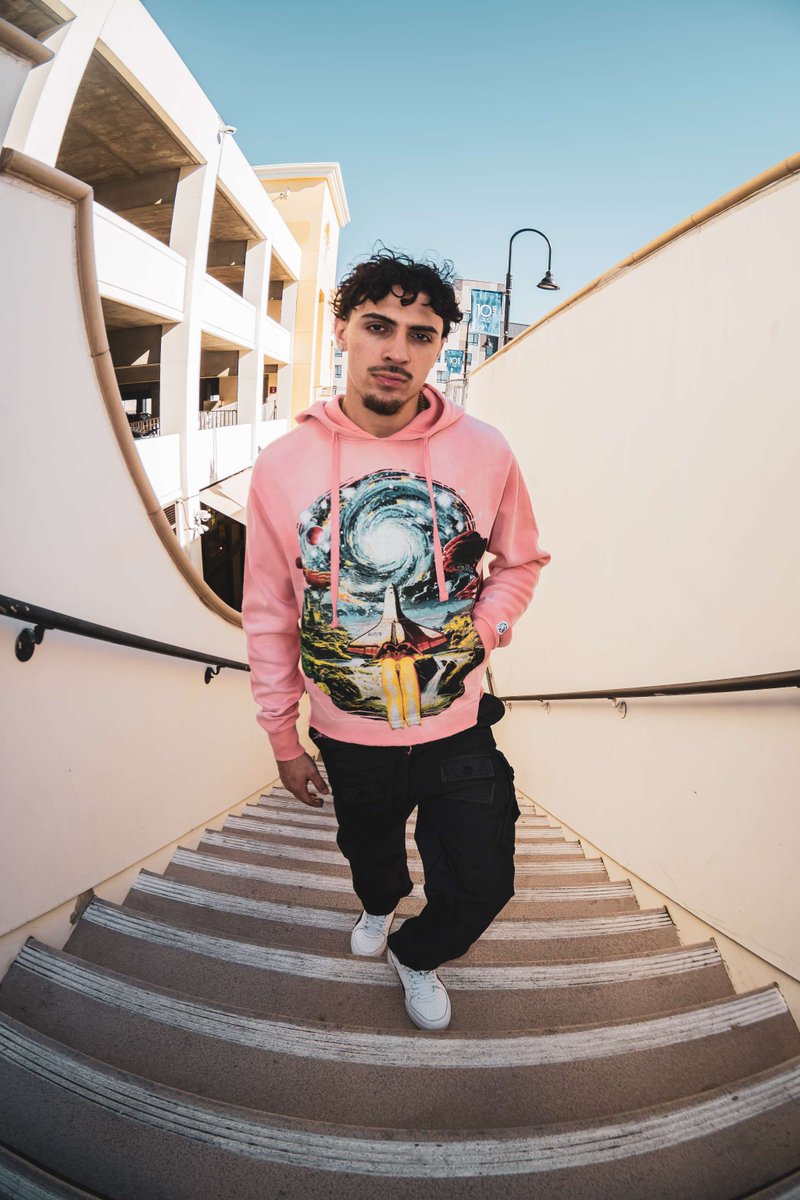 Karmaloop's tweet photo. Karmaloop brings the best, every time.
Shop now. https://t.co/5SPBtlRCsS
#KarmaloopStyle #StreetwearDoneRight #ClosetRefresh #StayWinning #TimelessDrip #Karmaloop #UrbanStyle #ShopStreetwear #OutfitOfTheDay https://t.co/EBPNxDbITC