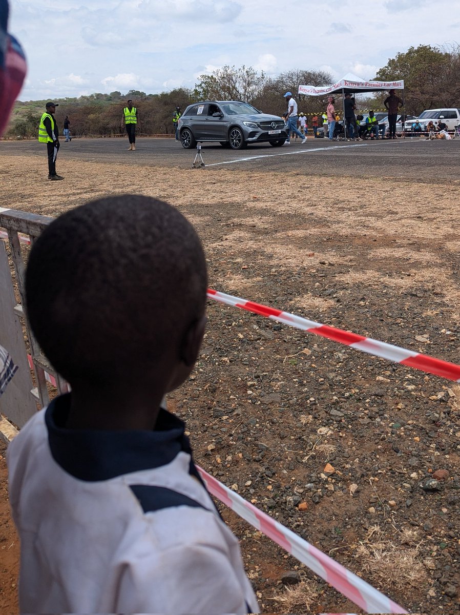 gari_za_kenya_'s tweet photo. That boy may once sit in that Benz and take the trophy home
Dreams are valid...
A repost for the boy plis https://t.co/Qpwtupc3Z8