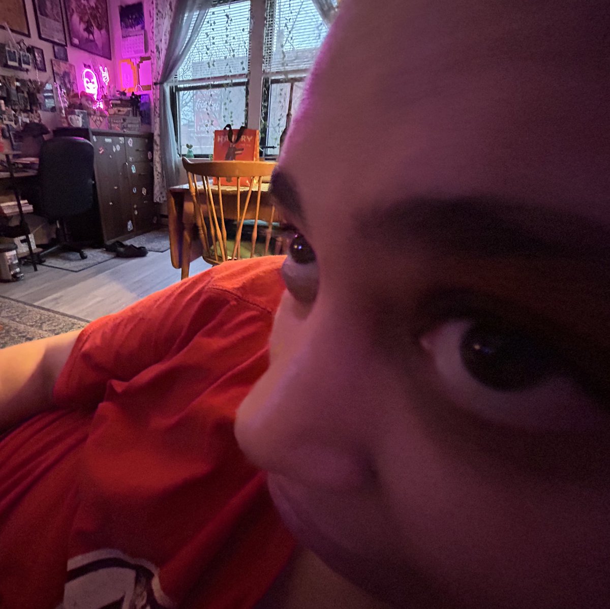 sleevicus's tweet image. she looks just like us