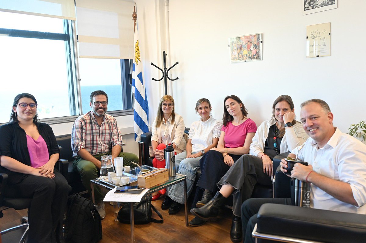 educacion_mec's tweet photo. ✏️La campaña nacional de alfabetización en cárceles es parte de las 63 prioridades que estableció el gobierno nacional. 

👥En este marco, se reunieron autoridades de la Dirección de Educación y del INR del Ministerio del Interior y , para trazar las líneas de trabajo.

👉 Noticia completa: https://t.co/Dv9nP8fyCv