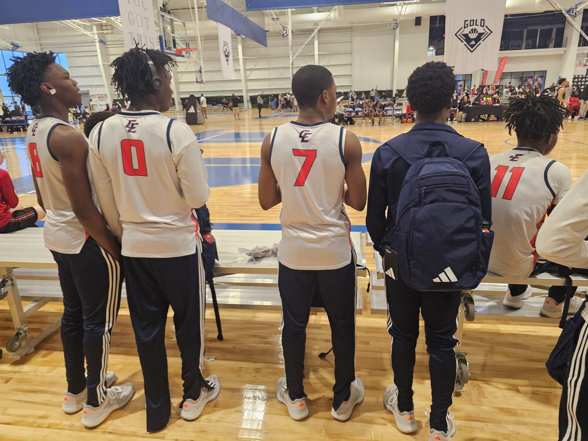 ChattEliteXXVII's tweet photo. Here to represent our families, our organization, and our CITY‼️

#BeELITE | #OTOD | #ChattanoogaCan | #3StripesGOLD https://t.co/d7r5M99bQ1