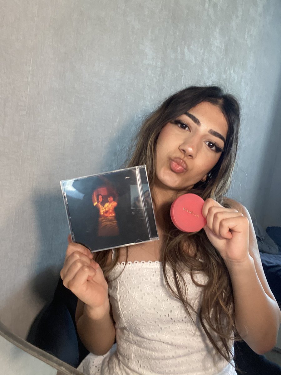 rareamz's tweet photo. I said I love you first + rare beauty = happiness #ISaidILoveYouFirst #selenagomez #selenator #rarebeauty #rareroutine @SelenaFanClub @rarebeauty @selenagomez https://t.co/8Jov74ilc4