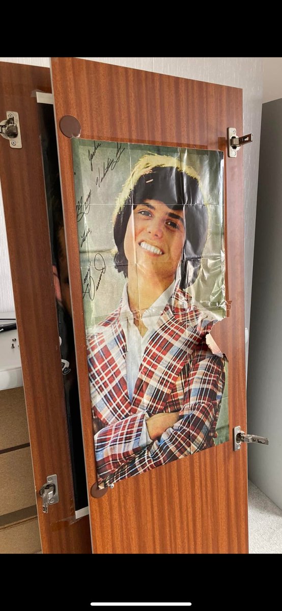 ozwin38's tweet photo. @donnyosmond My mum is turning 60, she has always adored you. She still has a poster of you at home!
It would mean the world if you could send her a birthday message—it would make her unbelievably happy.
Thank you so much. I hope you are well. you’ve brought so much joy to her ❤️ https://t.co/lK19p6xr0O