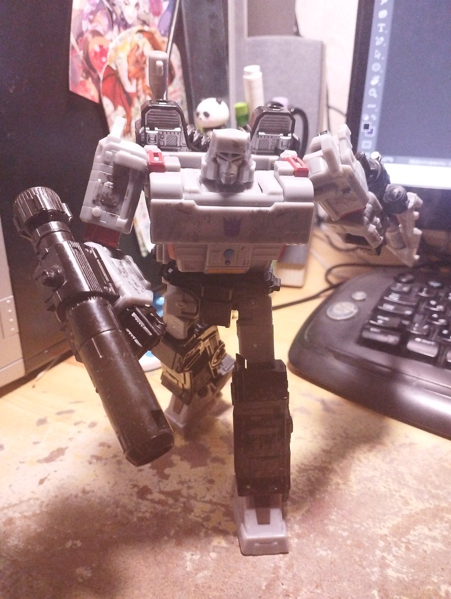 Today I take my prime, meg and turn theme to this poses.
Now I want to make double art, based on it

What do you think about it?