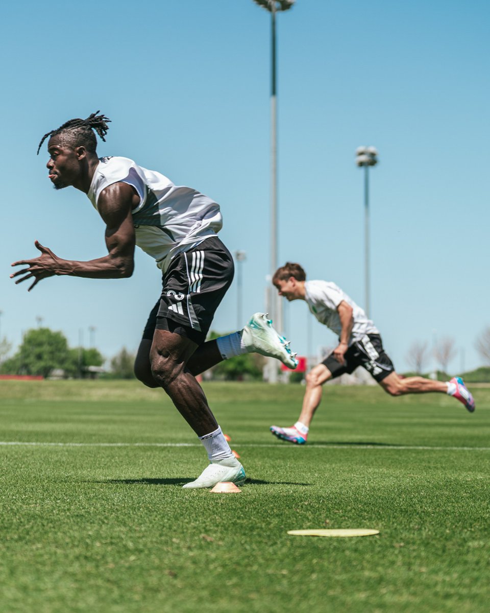 SoundersFC's tweet photo. Full steam ahead to #DALvSEA 😤 https://t.co/HmcEJp5i33