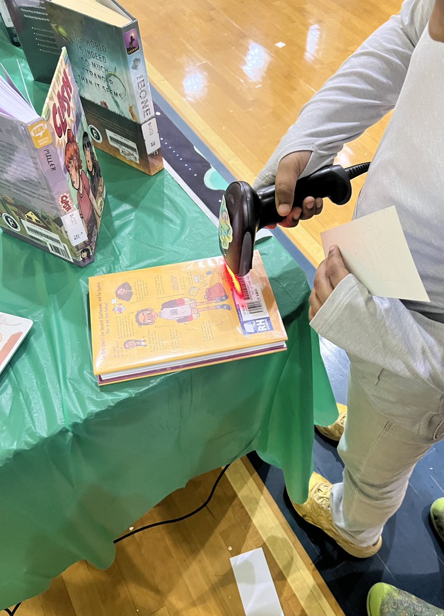 Ariel Ralph tweet media