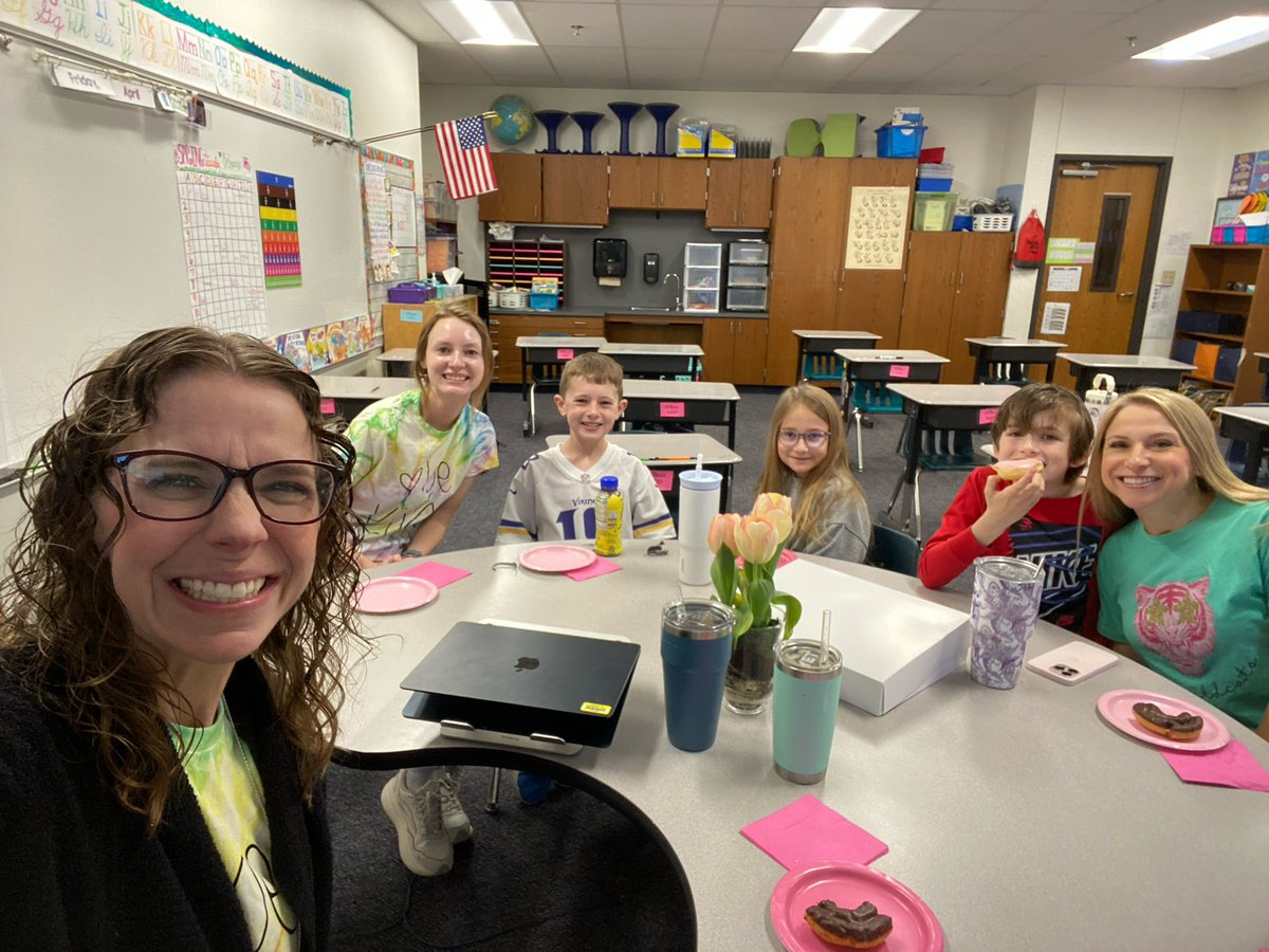 Stephanie Hart (@hart7911) on Twitter photo Donuts and fun conversation with these cuties this morning 🤩❤️ <a href="/TabithaPressne1/">Tabitha Pressnell</a> <a href="/PennyORear/">Penny O’Rear</a> #WeAreEddins #LegacyLife #eddinselem Donuts and fun conversation with these cuties this morning 🤩❤️ <a href="/TabithaPressne1/">Tabitha Pressnell</a> <a href="/PennyORear/">Penny O’Rear</a> #WeAreEddins #LegacyLife #eddinselem
