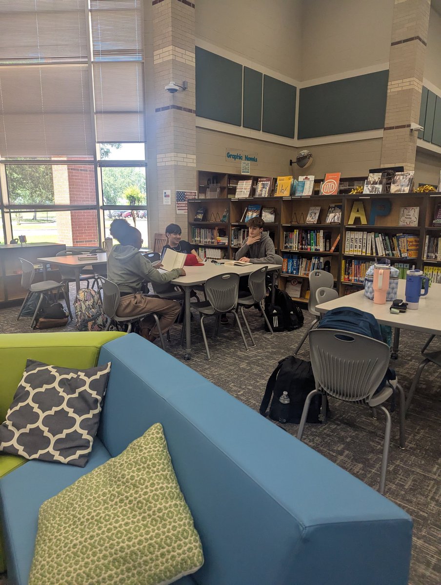 Foster HS Library tweet media