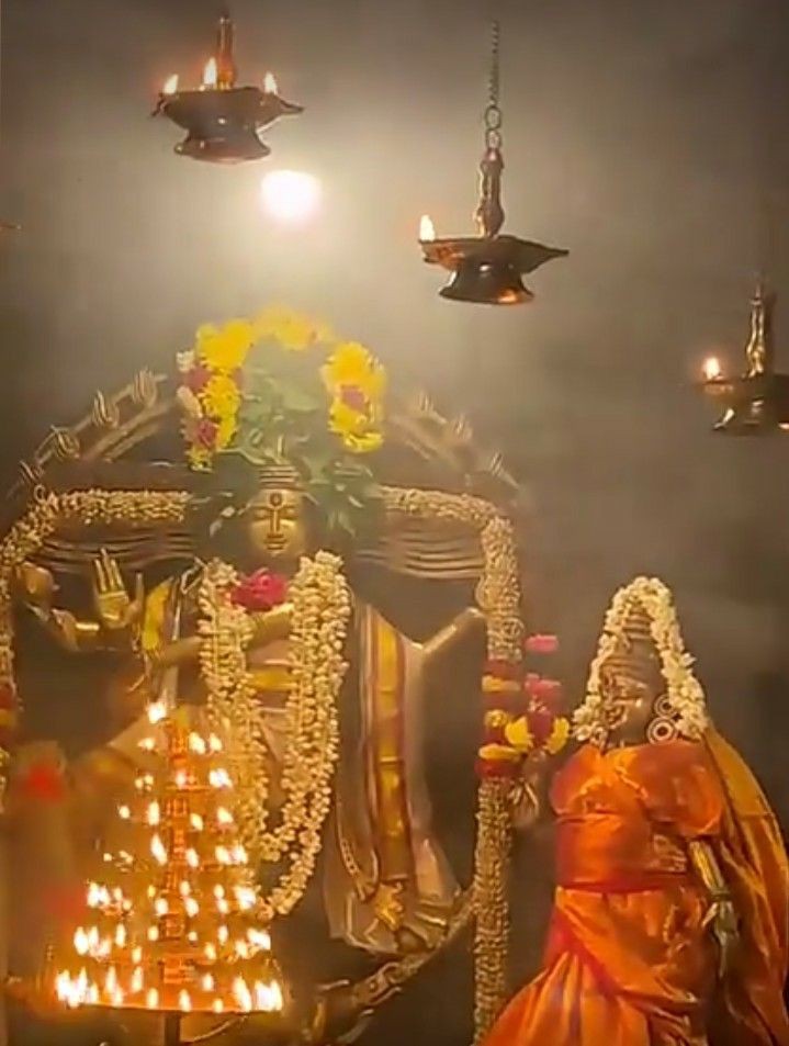 #திருச்சிற்றம்பலம் 
அல் ஆடு அரவம் இயங்கும் சாரல் அண்ணாமலையாரை,
நல்லார் பரவப்படுவான் காழி ஞானசம்பந்தன்
சொல்லால் மலிந்த பாடல் ஆன பத்தும் இவை கற்று
வல்லார் எல்லாம் வானோர் வணங்க மன்னி வாழ்வாரே.🙏 சிவாயநம 🙏
இனிய காலை வணக்கம் 🙏