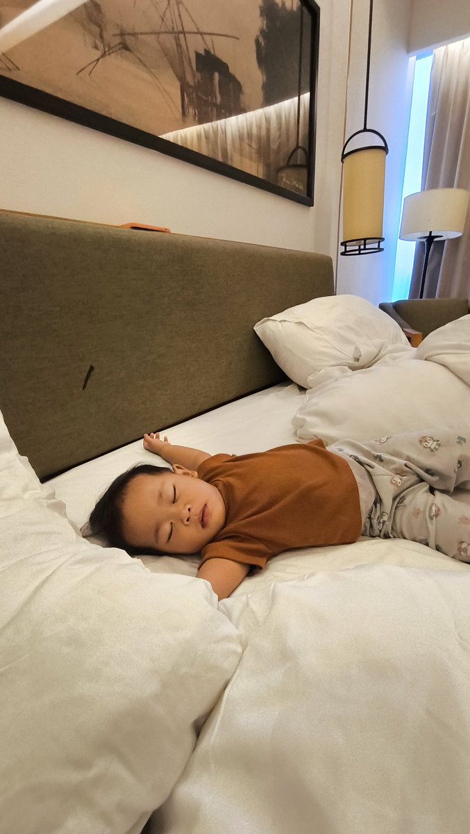 Hasanfadhly's tweet photo. khaila at Resinda hotel, 11 apr 2025 https://t.co/1p2aZ5q9PC