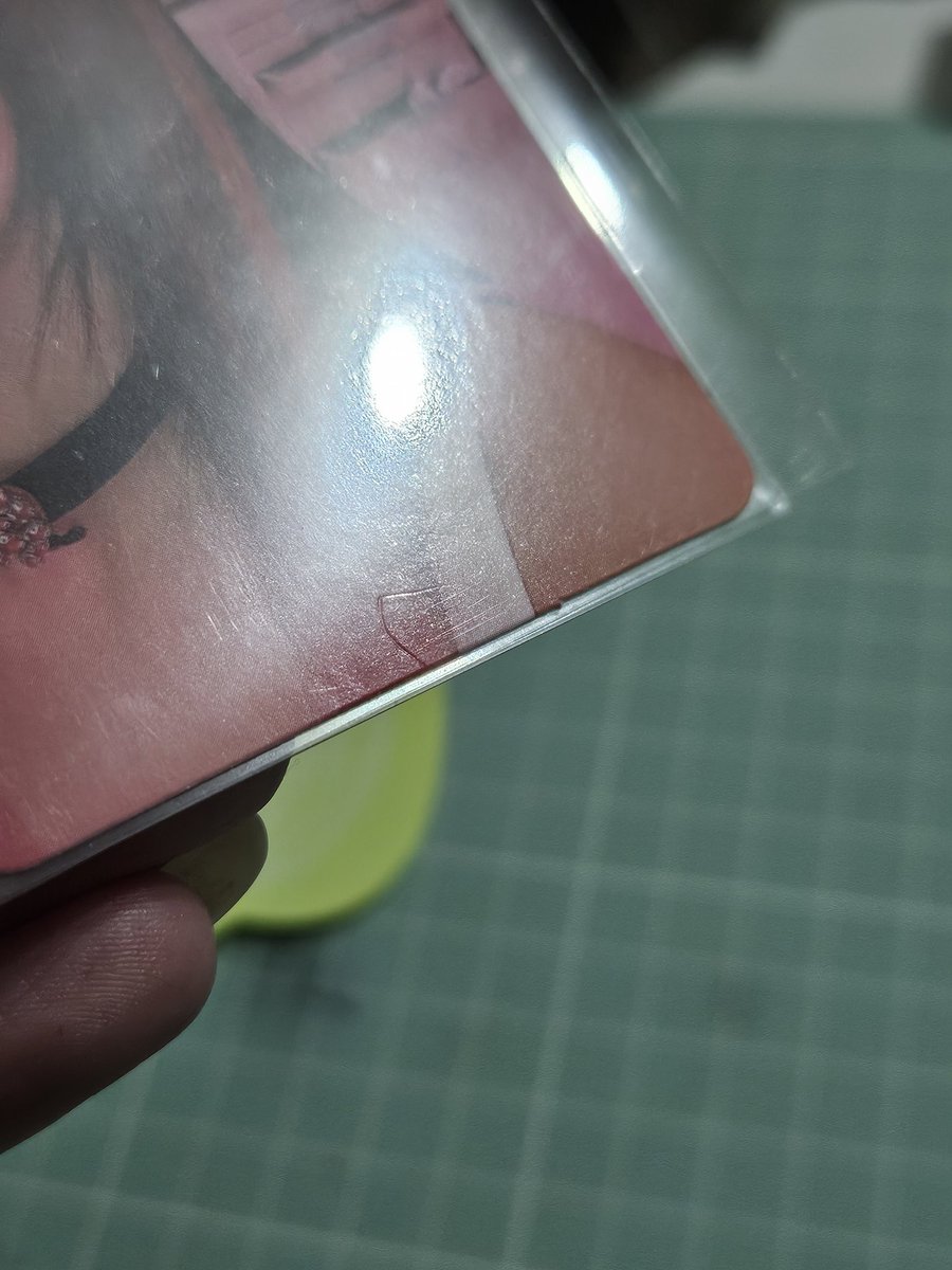 🚨VENDO/VENDA🚨

Pob R$8,00
Id card 20,00
Scratch 10,00
Regular R$20,00 

• valores sem frete (superfrete)
(possui uma pequena avaria em baixo)

• mando foto/vídeo na DM 
🏷 twice momo sana photocard id scratch formula of love